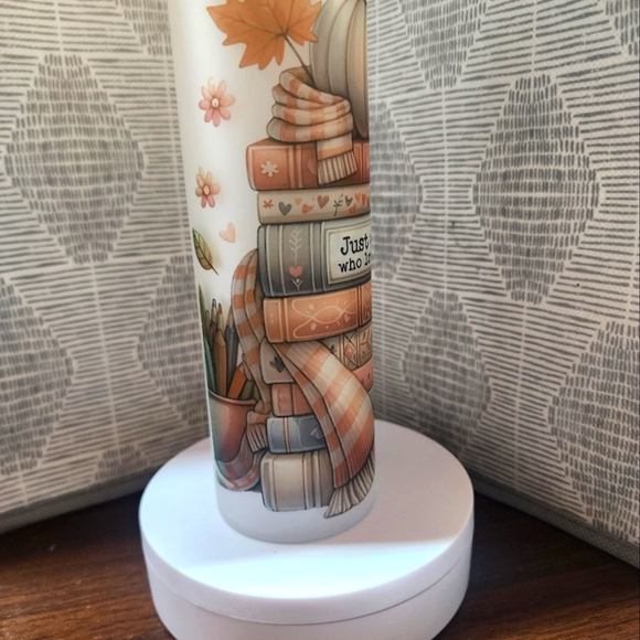 Cute Glass Skinny Tumbler 20oz. "Just a girl who loves Fall", - Picture 3 of 4
